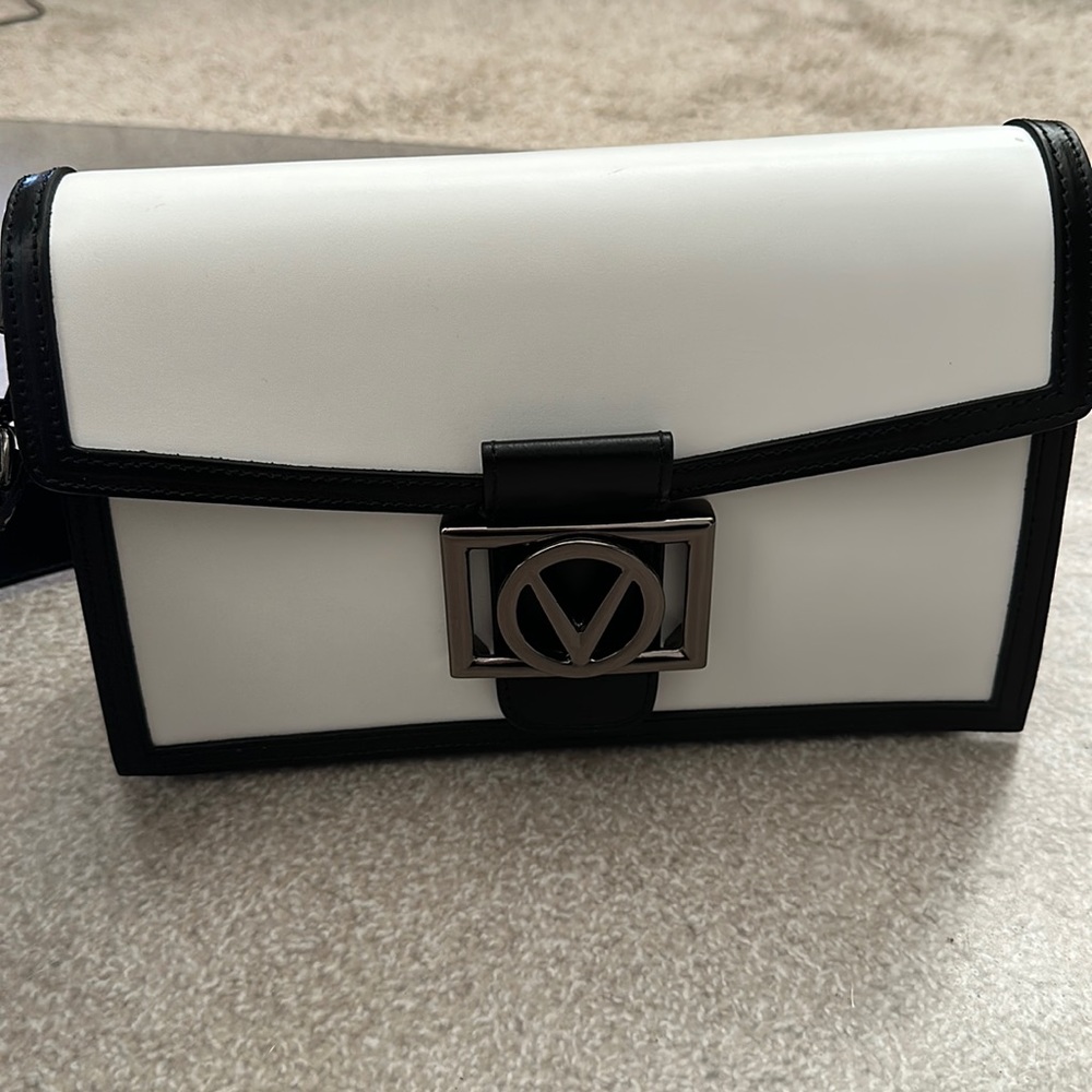 Great condition Valentino Authentic handbag